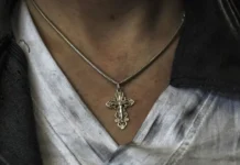 Владислав Береговой о том, зачем православные носят крестик vladislav beregovoj o tom zachem pravoslavnye nosyat krestik-todey-ru-0