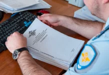 Водитель Fuso Canter задержан, повредив набережную Владивостока voditel zaderzhan povrediv naberezhnuyu vladivostoka-todey-ru-0