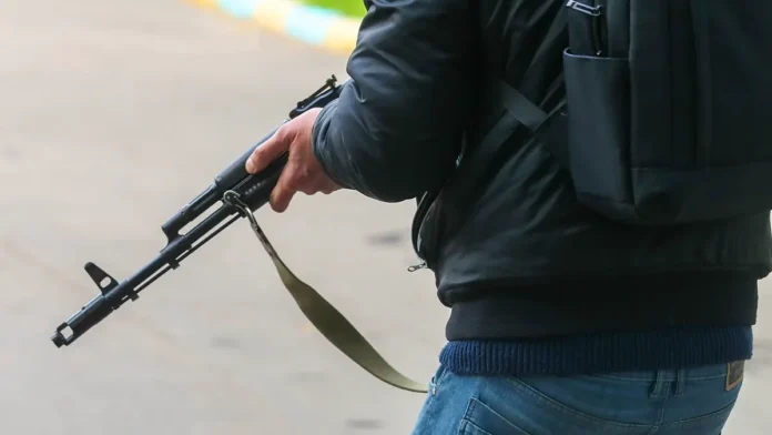 istoriya shkolnika i igrushechnogo avtomata zhk suvorov i policziya-todey-ru-0