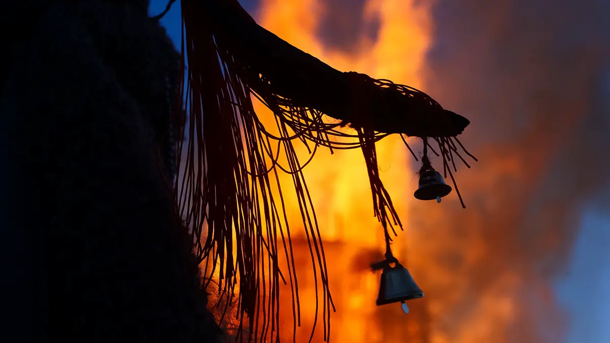 Россиянам напомнили о штрафах за неправильное сжигание чучела Масленицы