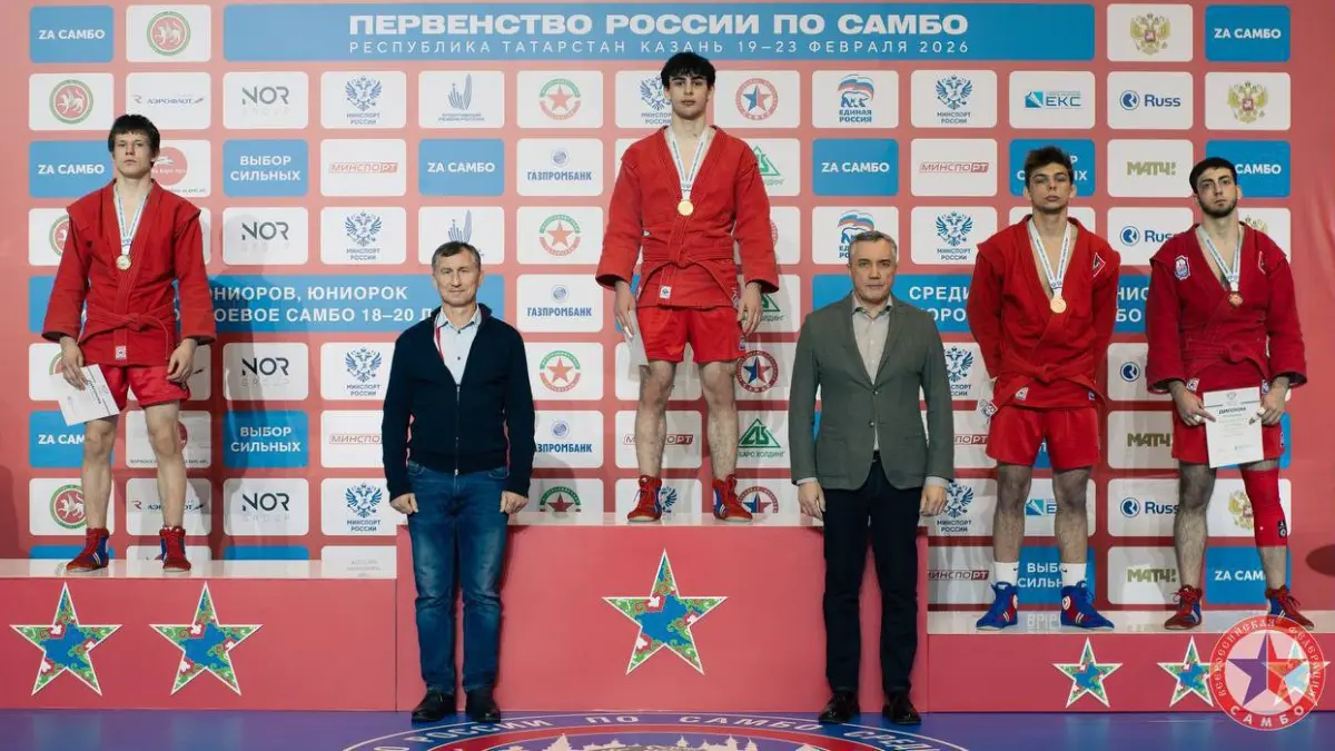 Студент Руслан Темирболатов поднялся на высшую ступень пьедестала первенства России по самбо среди юниоров