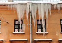 В Саранске разрушен балкон от наледи, но есть надежда на решение! v saranske razrushen balkon ot naledi no est nadezhda na reshenie-todey-ru-0