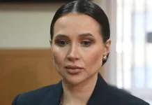 Лерчек Чекалина борется с болезнью при поддержке Сквиччиарини lerchek chekalina boretsya s boleznyu pri podderzhke skvichchiarini-todey-ru-0