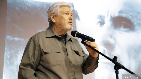 Режиссера Олега Шухера экстренно госпитализировали из здания ВГИКа