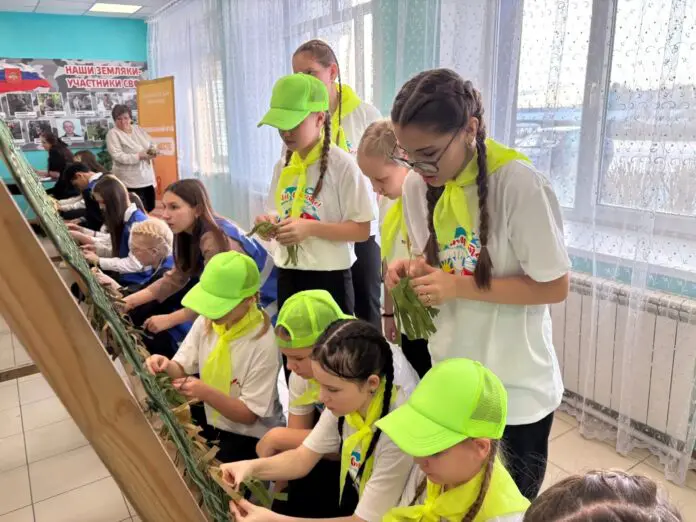 Отряд Привет Заринской школы: Перемены, поддержка и вера в будущее-0