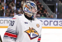 Вратарь Смолин удален! Набоков в воротах Металлурга против Сибири vratar smolin udalen nabokov v vorotah metallurga protiv sibiri-todey-ru-0