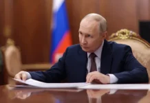 doklady o sobytiyah na ukraine  putin i kreml napryazheny-todey-ru-0