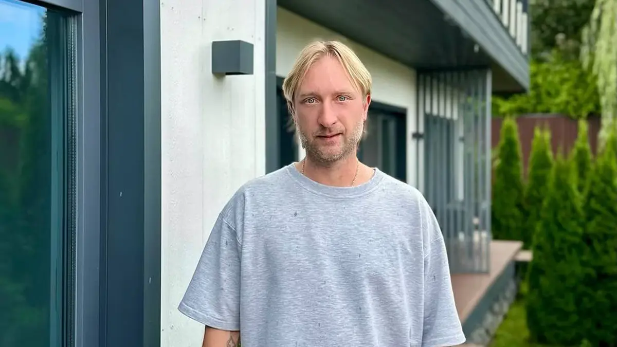 «Отчима называю папой»: сын Плющенко Егор не хочет называть фигуриста отцом