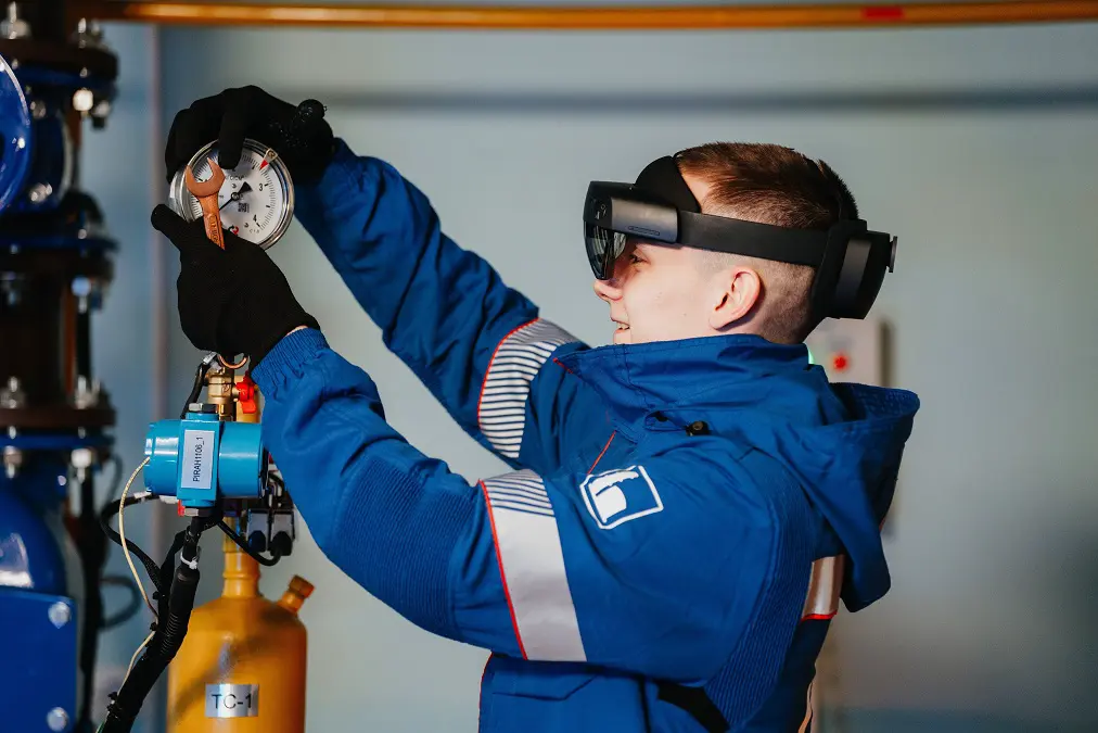 «Газпром нефть» примет на практику более тысячи студентов