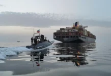 iran ssha oman vliyayut na sudohodstvo i torgovlyu v ormuzskom prolive-todey-ru-0