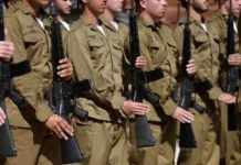 izrailskij soldat i statuya iisusa hrista v livane pozitivno menyayutsya-todey-ru-0