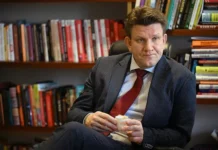 Капьев, топ-менеджмент Эксмо оптимистично содействуют следствию kapev topmenedzhment eksmo optimistichno sodejstvuyut sledstviyu-todey-ru-0