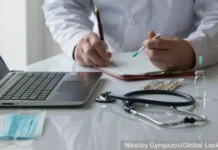 putin podderzhal novye pravila minzdrava dlya samozanyatyh po bolnichnym-todey-ru-0