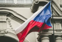 Чехия ужесточает правила для украинских беженцев chehiya uzhestochaet pravila dlya ukrainskih bezhenczev-todey-ru-0