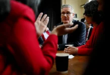 kir starmer vidit pozitivnye peremeny dlya britanii zayavil on o lejboristah-todey-ru-0