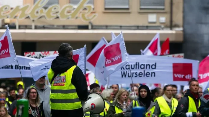 podderzhivaet sotrudnikov v gamburge i frankfurte germaniya-todey-ru-0