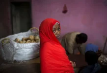 trevelbloger o rabote devushek czentralnoj afriki byt tradiczii i vdohnovenie-todey-ru-0