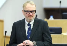 Виталий Милонов и Единая Россия поддержали выпускников в Госдуме РФ vitalij milonov i edinaya rossiya podderzhali vypusknikov v gosdume rf-todey-ru-0