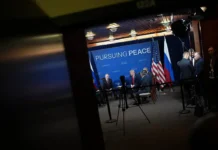 Юрий Ушаков о блокировке США в Анкориджских договоренностях yurij ushakov o blokirovke ssha v ankoridzhskih dogovorennostyah-todey-ru-0