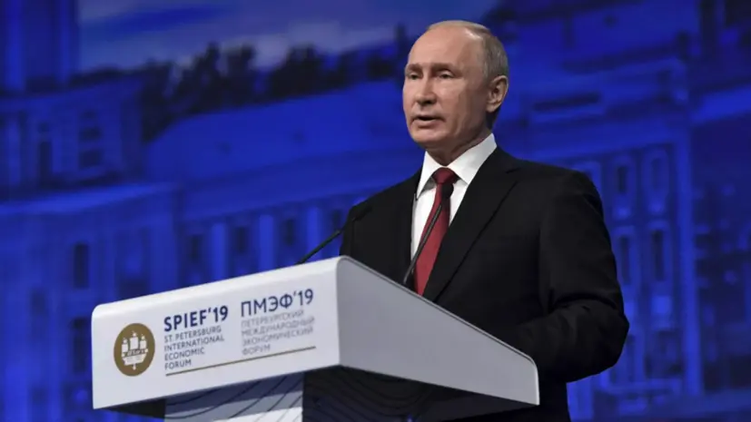 Британский политик Гэллоуэй после пленарной сессии ПМЭФ назвал Путина мастером
