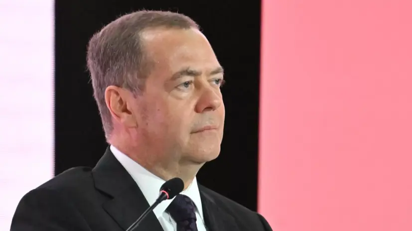 Медведев: бандеровская «Украина» плевать хотела на международные суды