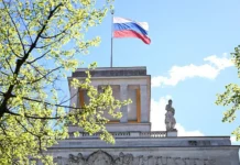 Посольство России в ФРГ защитило Символы Победы, подчеркнув диалог posolstvo rossii v frg zashhitilo simvoly pobedy podcherknuv dialog-todey-ru-0