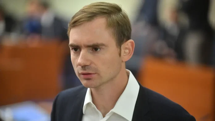 sudebnoe razbiratelstvo s maksimom kruglovym iz partii yabloko-todey-ru-0