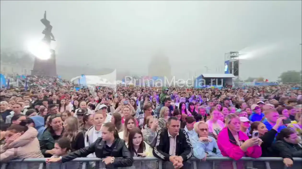 Вечерняя программа Дня города во Владивостоке в разгаре скриншот видео ИА PrimaMedia
