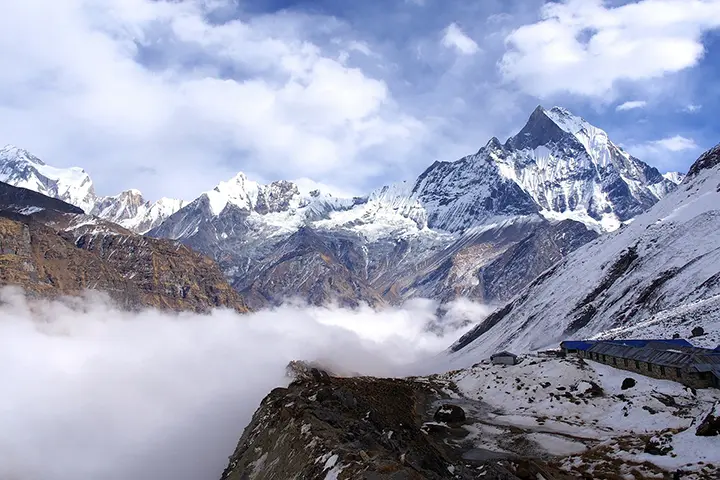 Himalayan Times: Число погибших при сходе лавины в Гималаях выросло до 11