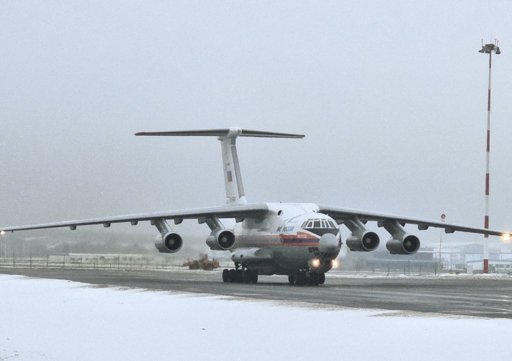 Встреча спецрейса МЧС РФ с выжившими в авиакатастрофе в Актау в аэропорту Жуковский