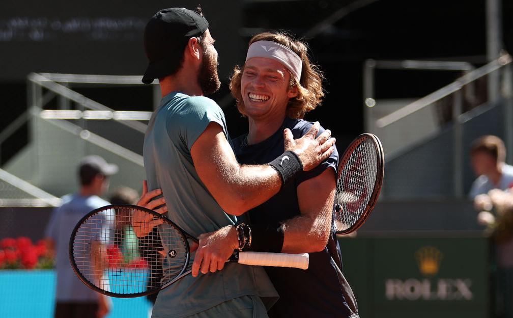 Карен Хачанов и Андрей Рублев (Julian Finney / Getty Images)