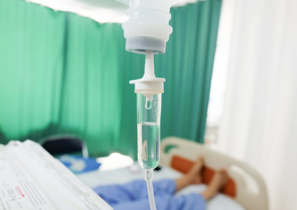 Выживший в самолете AZAL россиянин возвращался с похорон отца