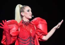 Творческий подход Бузовой к классической литературе 219bc607-8677-4b5e-9556-f135ab5791b8-67df9542