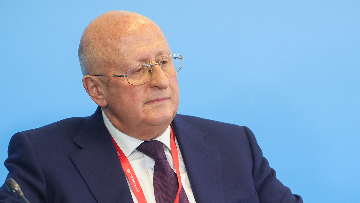 Гинцбург рассказал, когда первые пациенты начнут получать онковакцину