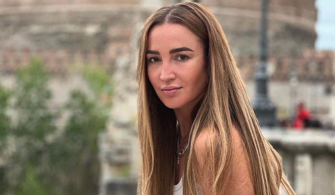 "Было лучшим решением": Бузова покинула Россию после травли