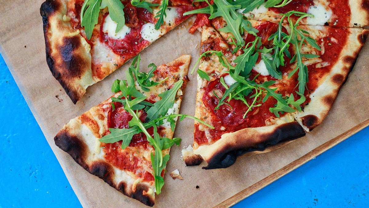 Мужчина в ФРГ попытался отравить супругу и сына, добавив яд в пиццу