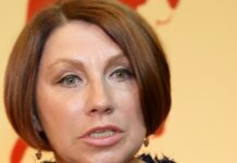 Роза Сябитова поделилась опытом работы таксисткой в непростые времена bba8c93a-22e3-40c6-afc8-547e9cb4ff90-67cf58b0