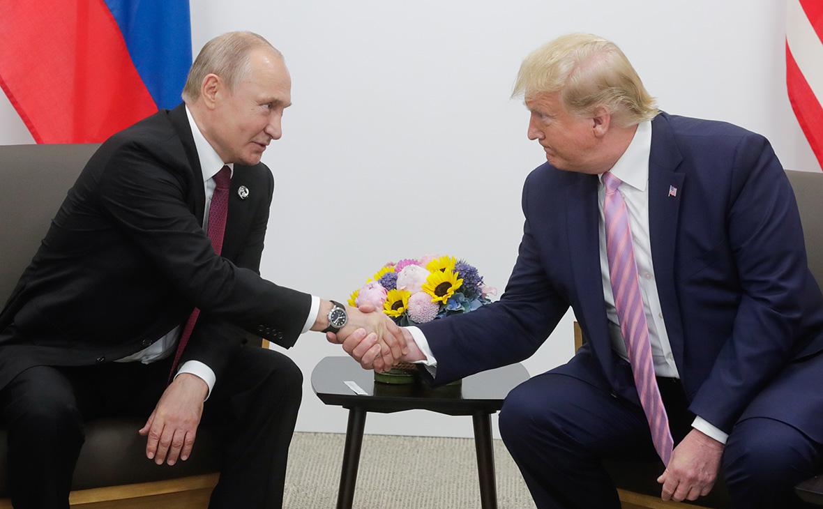 Владимир Путин и Дональд Трамп во время саммита G20, 2019 год (Михаил Метцель / ТАСС)