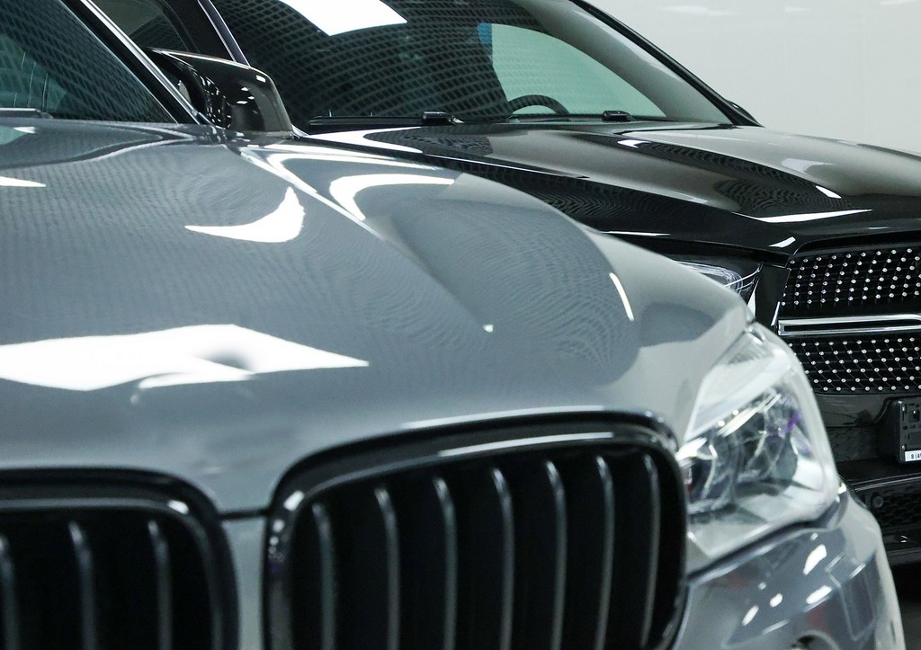 У тещи главы ТЦК в Харькове нашли два люксовых авто