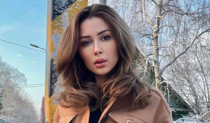 Беременная дочь Заворотнюк объяснила свое решение вернуться в Россиию