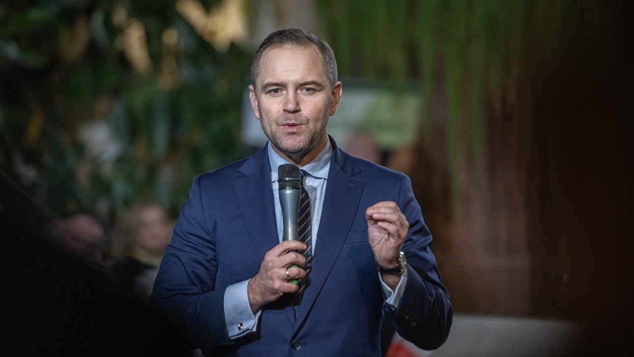 Польский кандидат Навроцкий заявил о готовности начать переговоры с Путиным