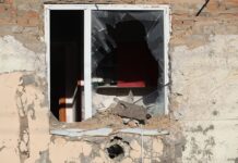 Массированная атака ВСУ разрушила жилые дома в приграничном регионе России c316552f-77b8-49d5-ae58-9260587f78db-67fbcda2