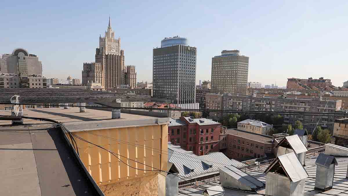 Более 4 тысяч квадратных метров шумозащитных экранов отремонтируют в Москве в 2025 году