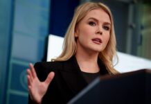 Белый дом молчит о новых санкциях США против России после звонка Трампа Путину belyj dom molchit o novyh sankcziyah ssha protiv rossii posle zvonka trampa putinu-obzone-su-174241266800-0