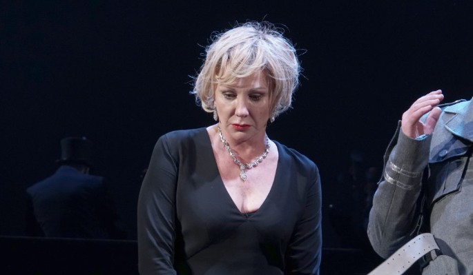 Поклонники восхитились силой и гибкостью сына Яковлевой