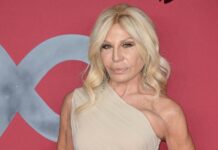 Донателла Версаче открывает новую главу в истории Versace donatella versache otkryvaet novuyu glavu v istorii -obzone-su-174186962500-0