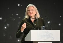 Экс-глава МИД Австрии объявила о старте эпохи глобальных перемен после конфликта Зеленского и Трампа eksglava mid avstrii obyavila o starte epohi globalnyh peremen posle konflikta zelenskogo i trampa-obzone-su-174079965600-0