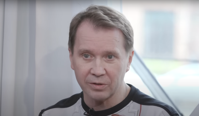 СМИ: Актера Евгения Миронова срочно доставили в больницу 