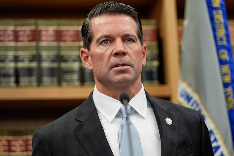 Глава нью-йоркского отделения ФБР завершил многолетнюю службу-0