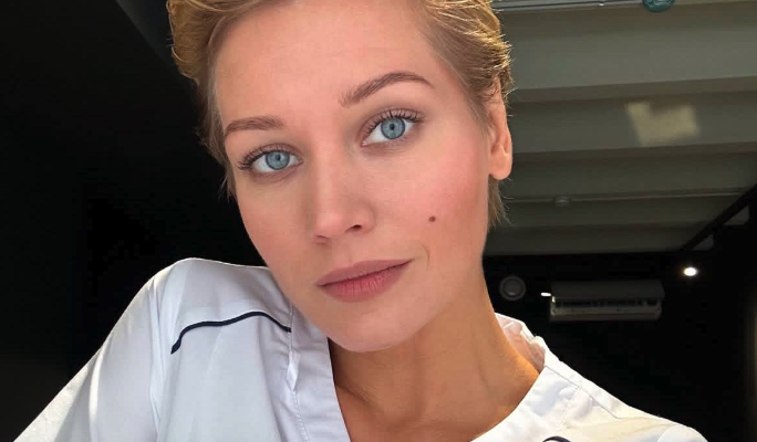 Асмус показала в свадебном платье на фоне слухов о помолвке